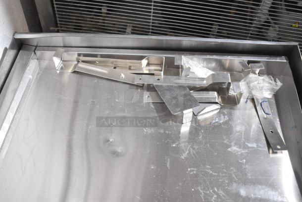 BRAND NEW SCRATCH AND DENT! Cooking Performance Group CPG 351CRCPG24NL Stainless Steel Commercial Countertop Natural Gas Powered Charbroiler Grill. 80,000 BTU. - Image 4 of 8