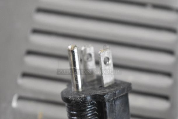 Avantco 177W50 Stainless Steel Commercial Countertop Food Warmer. 120 Volts, 1 Phase. Tested and Powers On But Does Not Get Hot - Image 7 of 7