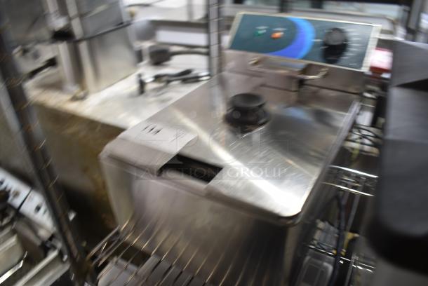 2023 Hoocoo FRY-10L Stainless Steel Countertop Electric Powered Single Bay Fryer w/ Metal Fry Basket and Lid. 120 Volts, 1 Phase. - Image 3 of 6