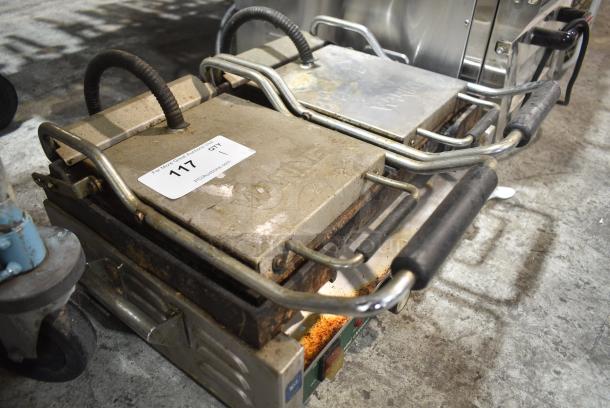 Waring WDG300 Stainless Steel Commercial Countertop Electric Powered Double Panini Press. 240 Volts, 1 Phase. - Image 2 of 5