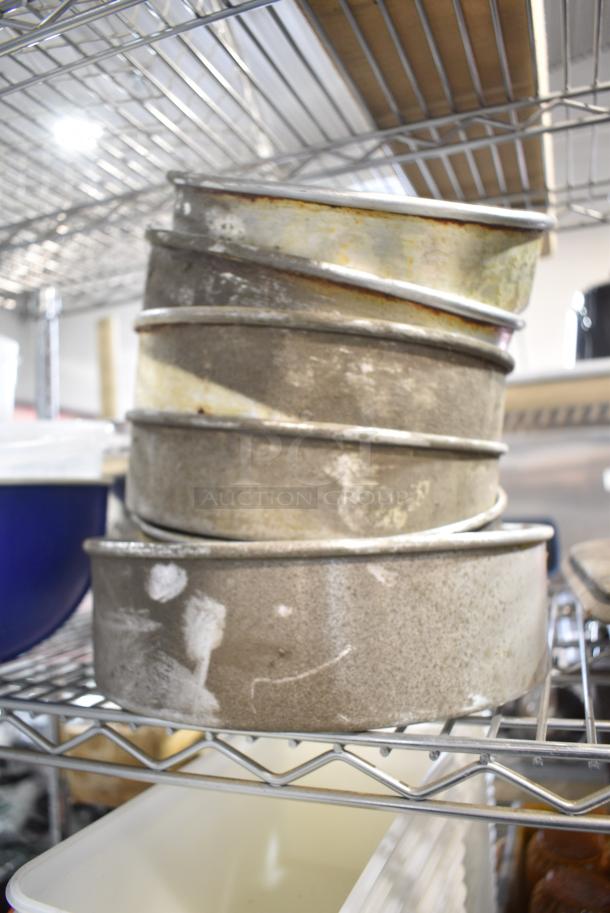 ALL ONE MONEY! Tier Lot of Various Items Including Metal Baking Pans and Muffin Pans - Image 3 of 6