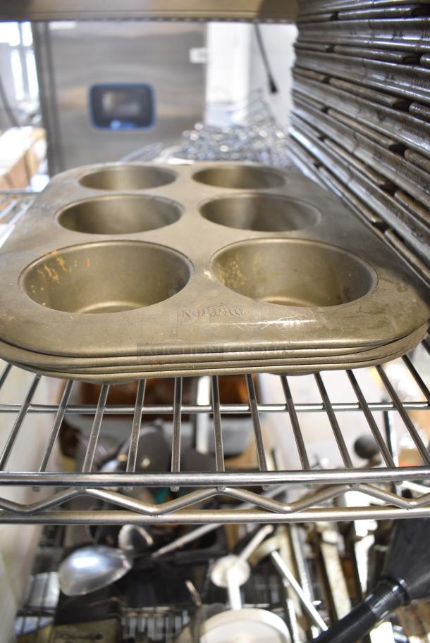 ALL ONE MONEY! Tier Lot of Various Items Including Metal Baking Pans and Muffin Pans - Image 4 of 6