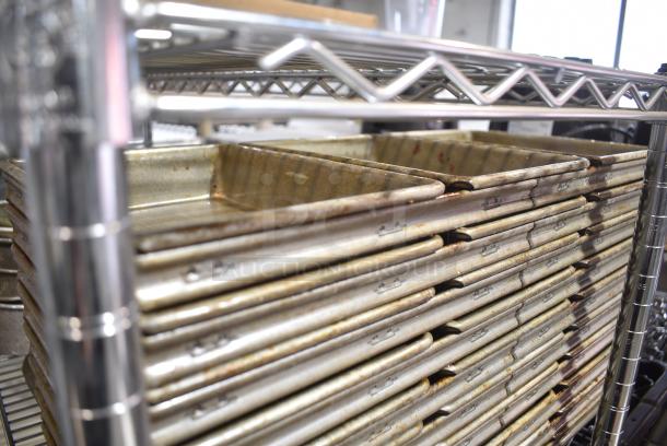 ALL ONE MONEY! Tier Lot of Various Items Including Metal Baking Pans and Muffin Pans - Image 5 of 6