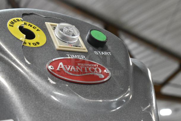 BRAND NEW SCRATCH AND DENT! Avantco 177MX60H Metal Commercial Floor Style 60 Quart Planetary Dough Mixer w/ Stainless Steel Mixing Bowl, Bowl Guard, Dough Hook, Whisk and Paddle Attachments. 240 Volts, 3 Phase. - Image 3 of 8