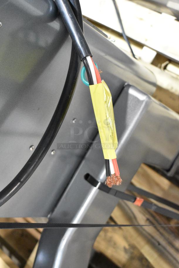 BRAND NEW SCRATCH AND DENT! Avantco 177MX60H Metal Commercial Floor Style 60 Quart Planetary Dough Mixer w/ Stainless Steel Mixing Bowl, Bowl Guard, Dough Hook, Whisk and Paddle Attachments. 240 Volts, 3 Phase. - Image 7 of 8