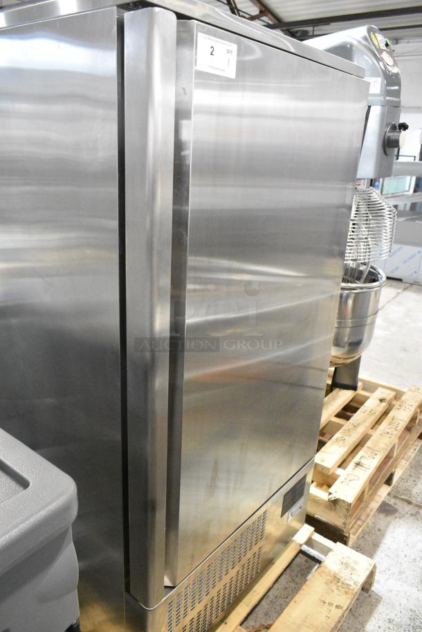 BRAND NEW SCRATCH AND DENT! Avantco 449SF10 Stainless Steel Commercial  31" Reach-In Blast Chiller / Freezer 88 lb. / 77 lb. 110-120 Volts, 1 Phase. Tested and Does Not Power On - Image 1 of 7