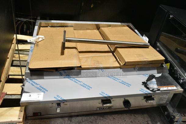 BRAND NEW SCRATCH AND DENT! Vulcan VTEC36-2 Stainless Steel Commercial Countertop Liquid Propane 36" Infrared Charbroiler - 66,000 BTU - Image 2 of 9