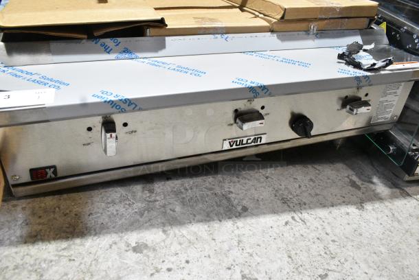 BRAND NEW SCRATCH AND DENT! Vulcan VTEC36-2 Stainless Steel Commercial Countertop Liquid Propane 36" Infrared Charbroiler - 66,000 BTU - Image 4 of 9