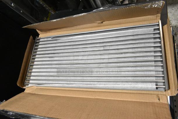 BRAND NEW SCRATCH AND DENT! Vulcan VTEC36-2 Stainless Steel Commercial Countertop Liquid Propane 36" Infrared Charbroiler - 66,000 BTU - Image 8 of 9