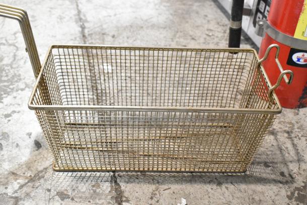 4 Metal Fry Baskets. 4 Times Your Bid! - Image 3 of 6
