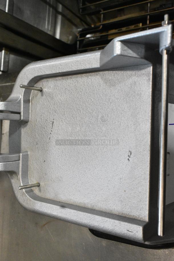 Garde Metal Countertop Patty Press. - Image 7 of 7