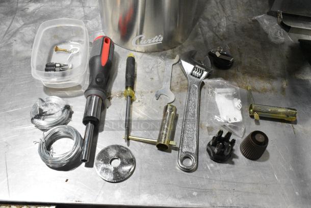 Toll Bench Tool Box - Image 4 of 7