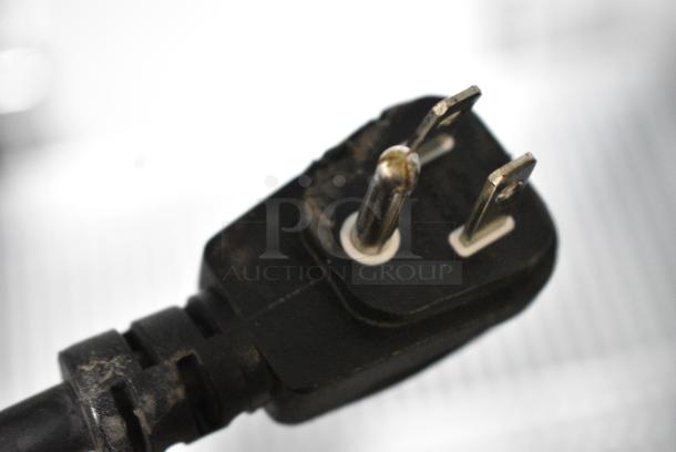 2019 Habco SE18 Metal Commercial Single Door Reach In Cooler Merchandiser w/ Poly Coated Racks. 115 Volts, 1 Phase. Tested and Powers On But Does Not Get Cold - Image 6 of 7