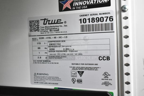 2021 True GDM-41SL-48-HC-LD Metal Commercial 2 Door Reach In Cooler Merchandiser w/ Poly Coated Racks. 115 Volts, 1 Phase. Tested and Powers On But Does Not Get Cold - Image 7 of 7