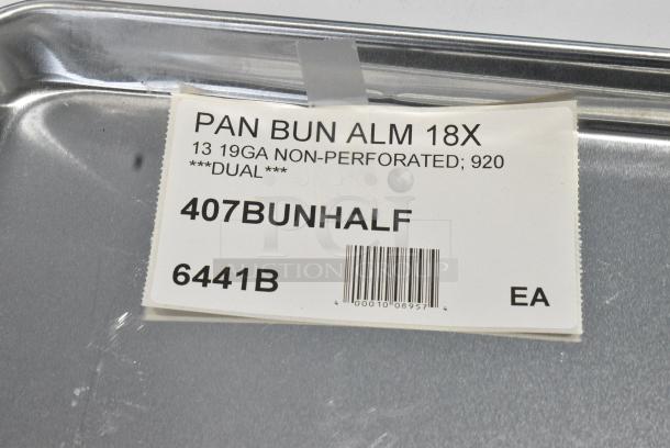 13 BRAND NEW SCRATCH AND DENT! Items Including 32645285 Chicago Metallic 45285 24 Cup 7 oz. Glazed Aluminized Steel Jumbo Muffin Pan - 17 7/8" x 25 7/8", 407BUNHALF Choice Half Size 13" x 18" 19 Gauge Wire in Rim Aluminum Bun / Sheet Pan, 4070122 Choice 2/3 Size 2 1/2" Deep Anti-Jam Stainless Steel Steam Table / Hotel Pan - 24 Gauge, Choice 2/3 Size 4" Deep Anti-Jam Stainless Steel Steam Table / Hotel Pan - 24 Gauge, Vollrath Stock Pot. 13 Times Your Bid! - Image 5 of 12
