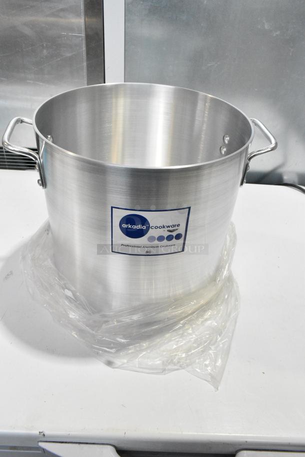 13 BRAND NEW SCRATCH AND DENT! Items Including 32645285 Chicago Metallic 45285 24 Cup 7 oz. Glazed Aluminized Steel Jumbo Muffin Pan - 17 7/8" x 25 7/8", 407BUNHALF Choice Half Size 13" x 18" 19 Gauge Wire in Rim Aluminum Bun / Sheet Pan, 4070122 Choice 2/3 Size 2 1/2" Deep Anti-Jam Stainless Steel Steam Table / Hotel Pan - 24 Gauge, Choice 2/3 Size 4" Deep Anti-Jam Stainless Steel Steam Table / Hotel Pan - 24 Gauge, Vollrath Stock Pot. 13 Times Your Bid! - Image 8 of 12