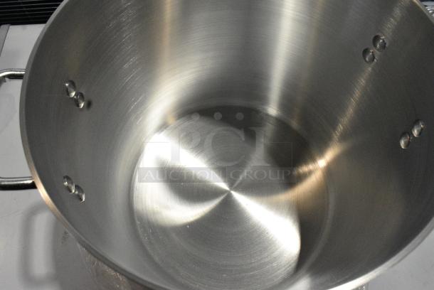 13 BRAND NEW SCRATCH AND DENT! Items Including 32645285 Chicago Metallic 45285 24 Cup 7 oz. Glazed Aluminized Steel Jumbo Muffin Pan - 17 7/8" x 25 7/8", 407BUNHALF Choice Half Size 13" x 18" 19 Gauge Wire in Rim Aluminum Bun / Sheet Pan, 4070122 Choice 2/3 Size 2 1/2" Deep Anti-Jam Stainless Steel Steam Table / Hotel Pan - 24 Gauge, Choice 2/3 Size 4" Deep Anti-Jam Stainless Steel Steam Table / Hotel Pan - 24 Gauge, Vollrath Stock Pot. 13 Times Your Bid! - Image 9 of 12