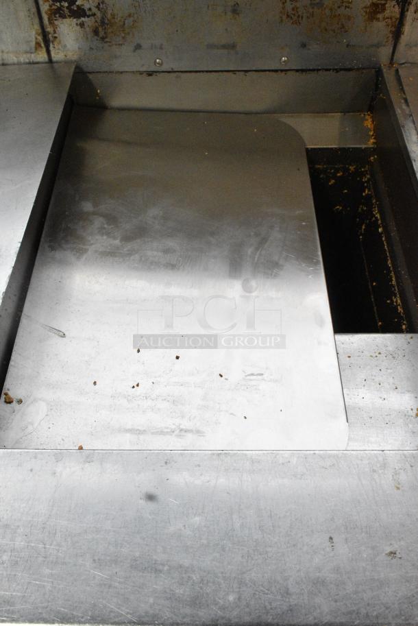 Pitco Frialator SSH60W Stainless Steel Commercial Natural Gas Powered 4 Bay Deep Fat Fryer w 6 Metal Fry Baskets on Commercial Casters.  100,000 BTU. - Image 7 of 16