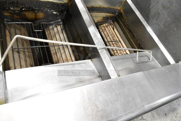 Frymaster FPPH255SD Stainless Steel Commercial Natural Gas Powered 2 Bay Deep Fat Fryer on Commercial Casters. 105,000 BTU. - Image 7 of 11
