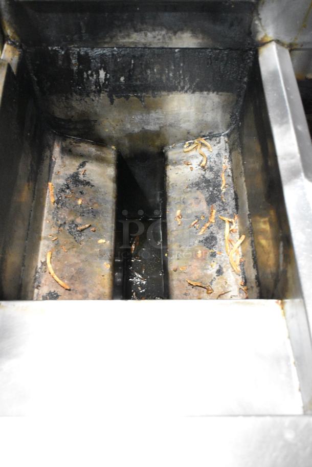 Frymaster FPPH255SD Stainless Steel Commercial Natural Gas Powered 2 Bay Deep Fat Fryer on Commercial Casters. 105,000 BTU. - Image 7 of 12