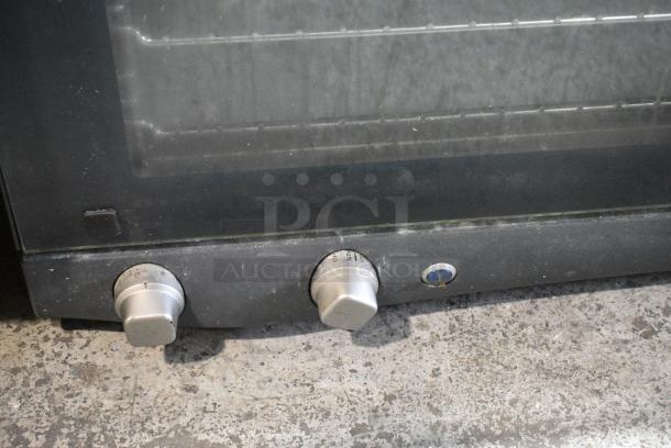 2022 Cadco XAF013-US Lisa Stainless Steel Commercial Countertop Electric Powered Convection Oven w/ View Through Door and Metal Oven Rack. 120 Volts, 1 Phase. Tested and Working! - Image 3 of 6