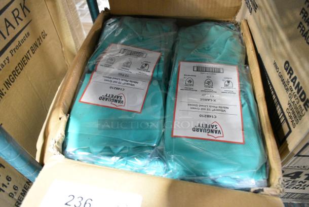 BRAND NEW SCRATCH AND DENT! Box of Green Nitrile X Large Gloves - Image 1 of 5