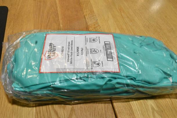 BRAND NEW SCRATCH AND DENT! Box of Green Nitrile X Large Gloves - Image 4 of 5