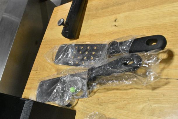 BRAND NEW SCRATCH AND DENT! Lot of Various Utensils Including Scissors, Tongs and Skewers and Black Poly Bin - Image 3 of 4