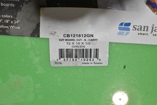 4 BRAND NEW SCRATCH AND DENT! San Jamar CB121812GN Cut-N-Carry® 18" x 12" x 1/2" Green Cutting Board with Hook. 4 Times Your Bid! - Image 3 of 3