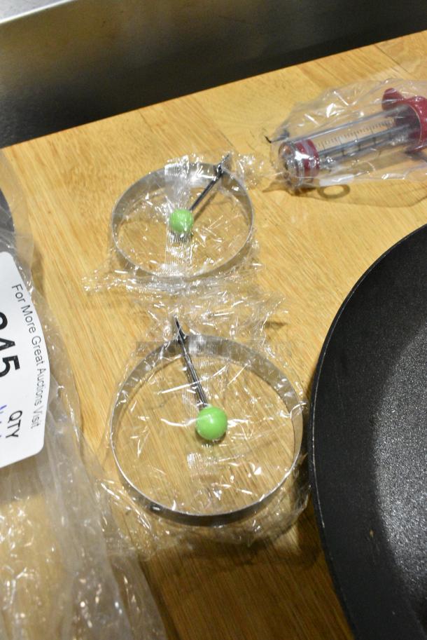 5 BRAND NEW SCRATCH AND DENT! Items Including Ladel, 2 Collars and Skillet. 5 Times Your Bid! - Image 4 of 7