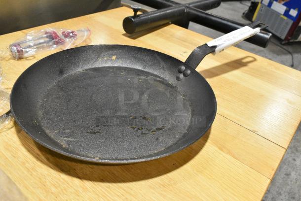 5 BRAND NEW SCRATCH AND DENT! Items Including Ladel, 2 Collars and Skillet. 5 Times Your Bid! - Image 6 of 7