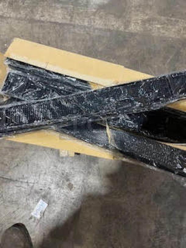 BRAND NEW! Update International Commercial Black 27" Rubber Bar/Bar Service Mat! 12 Per Box! Model: BM-27BK! 2X Your Bid! - Image 3 of 5