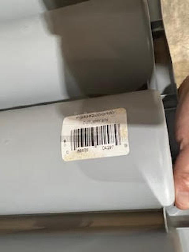 BRAND NEW! Rubbermaid Commercial Gray 4-Compartmnet Cutlery Organizing Bin! Model: FG336200GRAY! 4X Your Bid! - Image 4 of 6