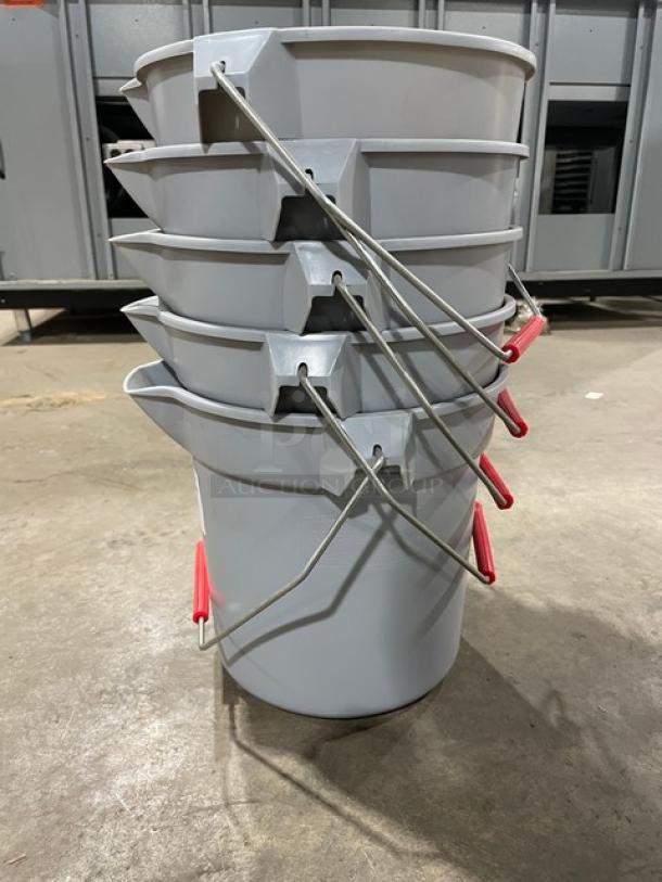 BRAND NEW! Rubbermaid BRUTE Series Commercial Gray Round All-Purpose Buckets! With Metal Handle & Comfortable Red Plastic Grip! 5X Your Bid! - Image 3 of 6