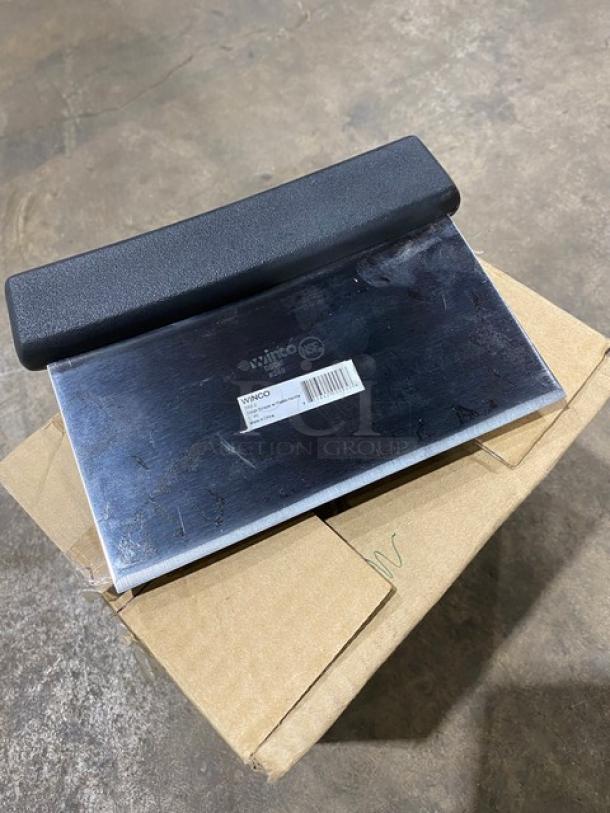 BRAND NEW! Winco Commercial Stainless Steel Handheld Dough Scraper! With Black Plastic Handle! Model: DSC-2! 12X Your Bid! - Image 5 of 5
