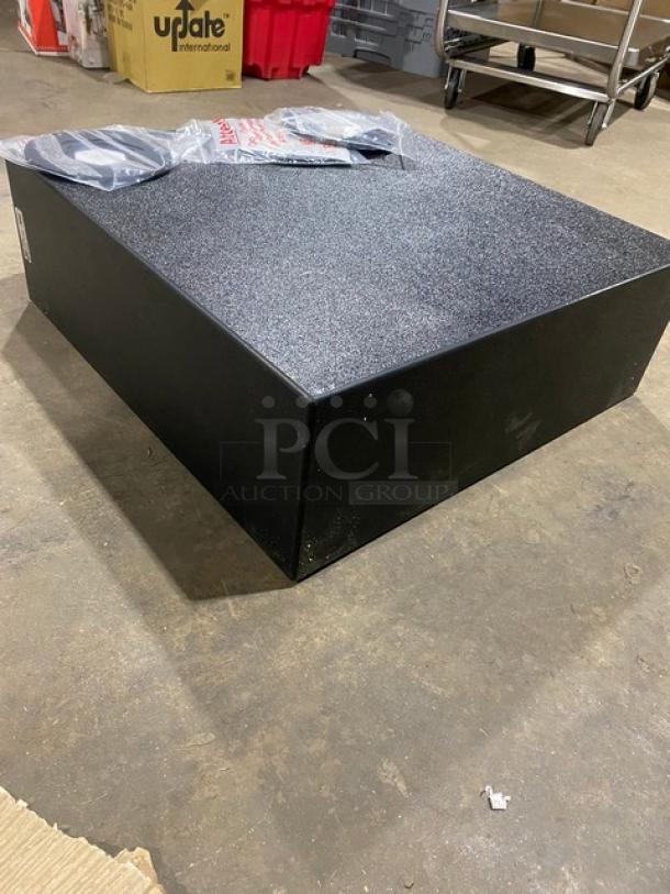 BRAND NEW! San Jamar EZ-Fit Series Commercial Sentry Black 3-Slot Vertical 8-46 Oz. Countertop Cup Dispenser Cabinet! With Black Trim Ring! Model C2903! - Image 4 of 7