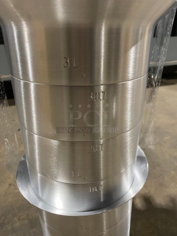 BRAND NEW! Commercial Aluminum 4 Qt. Measuring Cup! With Handle & Pour Lip! 3X Your Bid! - Image 4 of 4