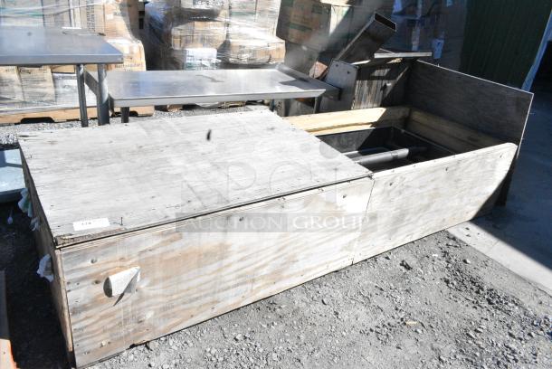 BRAND NEW IN CRATE! Trane WSHP-1 Metal Commercial Horizontal Rooftop Water Source Heat Pump. - Image 2 of 7