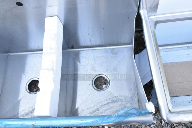 BRAND NEW SCRATCH AND DENT! Stainless Steel 3 Bay Sink. No Legs. - Image 3 of 5