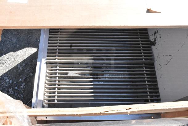 BRAND NEW IN CRATE! Regency 600SMFSS23L 16-Gauge 304 Stainless Steel Floor Mounted Mop Sink with Left Side Splash Guard - 22" x 21 3/8" x 10" Bowl - Image 3 of 4