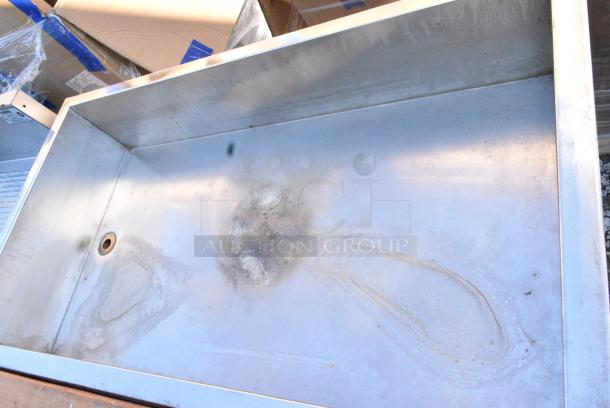 Stainless Steel Ice Bin Buffet Station w/ Butcher Block Cutting Board and 2 Under Shelves. - Image 4 of 4