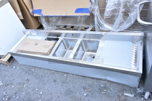 BRAND NEW SCRATCH AND DENT! Regency 600B31014219 3 Bowl Underbar Sink with Two Large Drainboards - 72" x 18 3/4". - Image 1 of 7
