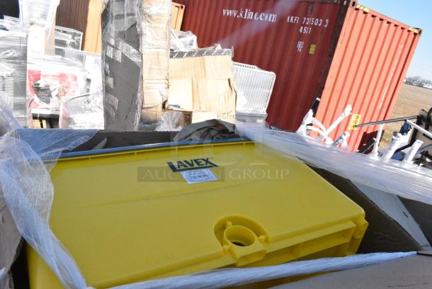 BRAND NEW SCRATCH AND DENT! Lavex 274MOPBCKTMF Lavex 44 Qt. No-Touch Microfiber Mop Bucket. May Be Missing Pieces. - Image 2 of 3