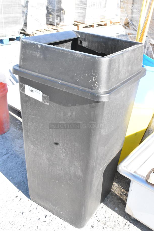 BRAND NEW SCRATCH AND DENT! Lavex 475SQ50BK 50 Gallon Black Square Trash Can w/ Lavex 475SQLD35BK 35 / 50 Gallon Black Square Trash Can Swing Lid - Image 2 of 4