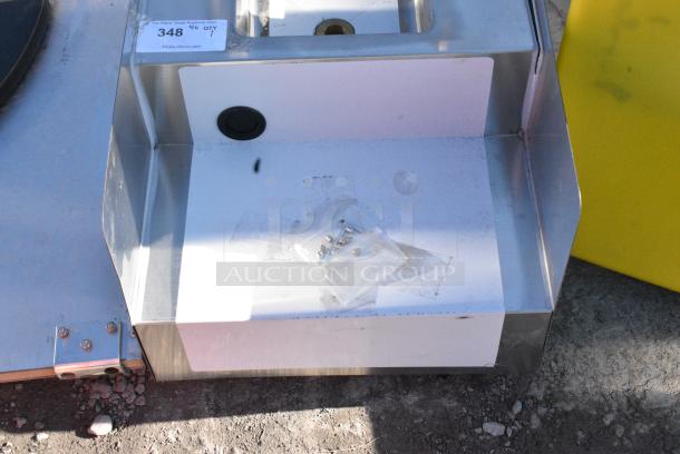 BRAND NEW SCRATCH AND DENT! Regency 600BSDS2318 18" x 23" Stainless Steel Blender Station with Dump Sink - Image 4 of 6