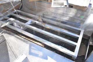 BRAND NEW SCRATCH AND DENT! Regency 600DUN2060 60" x 20" x 8" Aluminum Dunnage Rack - 1740 lb. Capacity