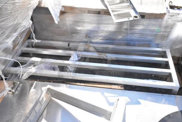 BRAND NEW SCRATCH AND DENT! Regency 600DUN2060 60" x 20" x 8" Aluminum Dunnage Rack - 1740 lb. Capacity - Image 3 of 4
