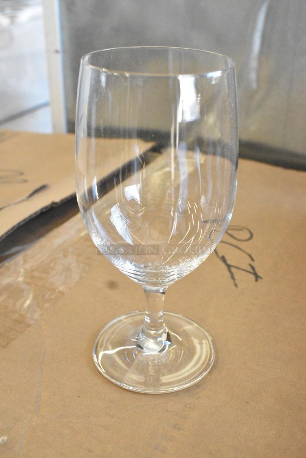 BRAND NEW SCRATCH AND DENT! Box of 6 Forte Stemmed Glasses - Image 1 of 5