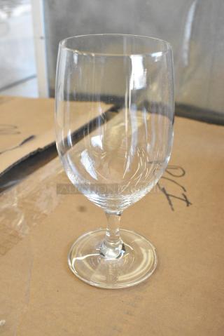 BRAND NEW SCRATCH AND DENT! Box of 6 Forte Stemmed Glasses