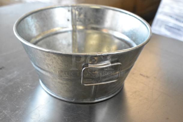 23 BRAND NEW SCRATCH AND DENT! American Metalcraft MTUB63 6" x 3" Round Galvanized Metal Tub. 23 Times Your Bid! - Image 4 of 6